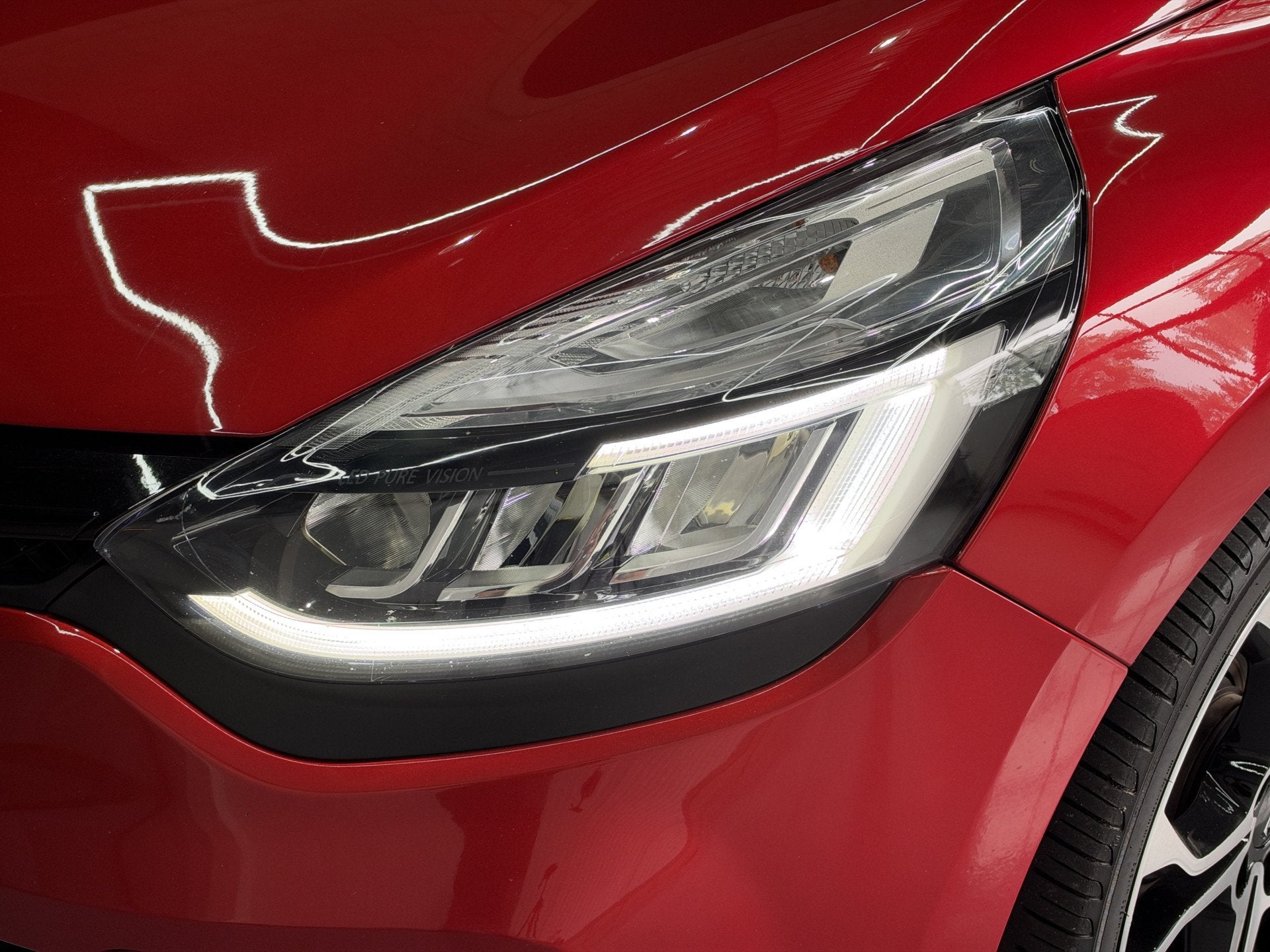 Renault Clio 1.6 R.S. Trophy 220pk | Carplay | Led | 18 inch, Auto's, 1618 cc, Gebruikt, 4 cilinders, Verwarmde buitenspiegels