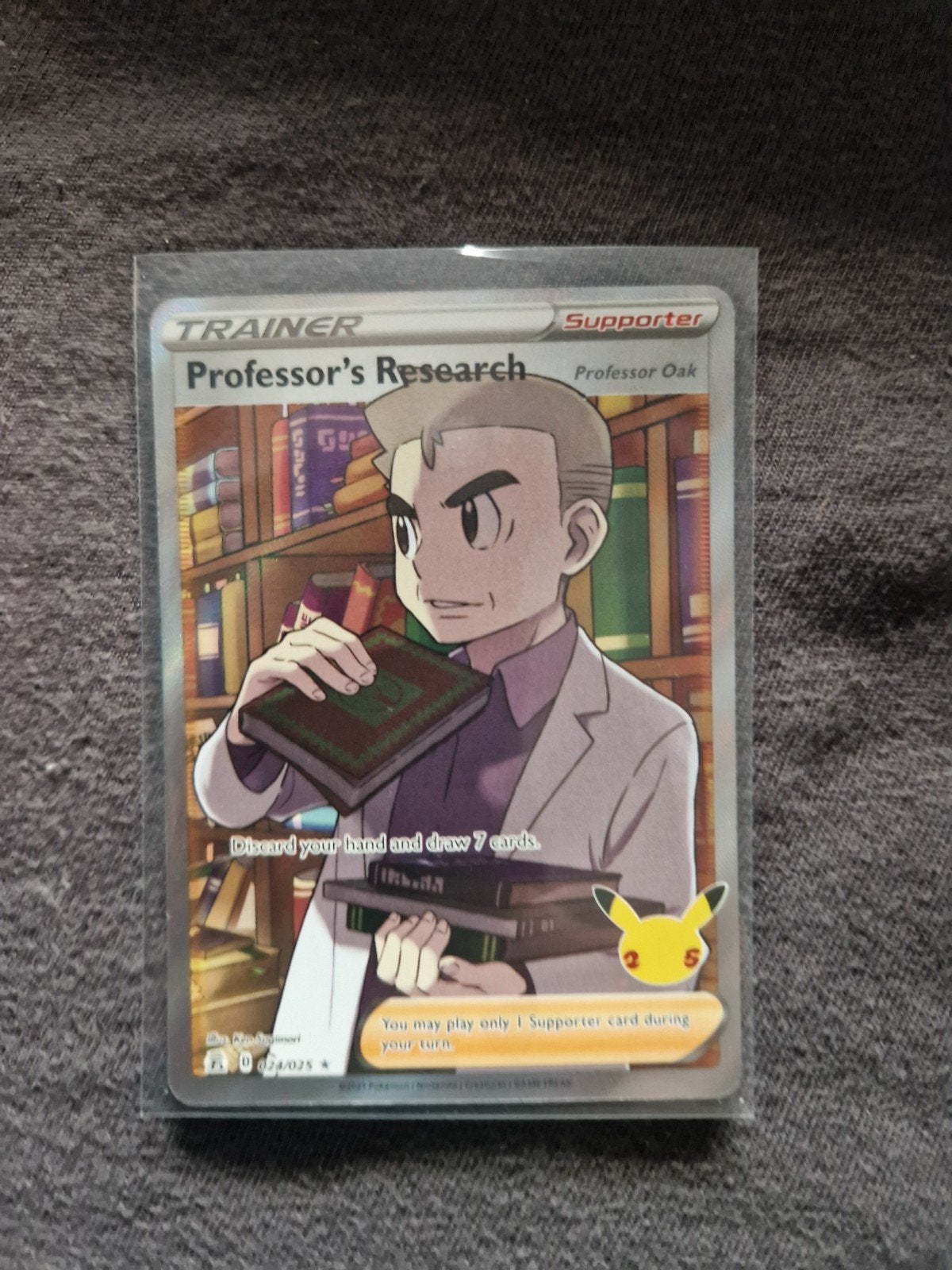 Professor's Research Professor Oak Pokémon Celebrations, Ophalen of Verzenden, Zo goed als nieuw, Losse kaart