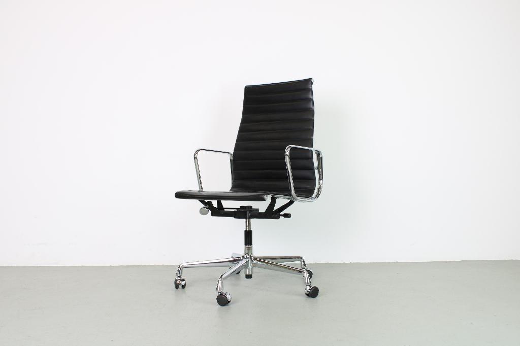Vitra EA 119 bureaustoel, zwart leer, Chroom, Ophalen, Gebruikt, Zwart, Bureaustoel