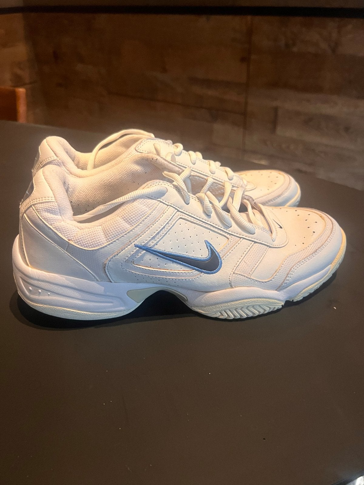 Nike Tennisschoenen Maat 43 - Gravel - Goede Staat, Sport en Fitness, Tennis, Gebruikt, Nike, L00, Schoenen
