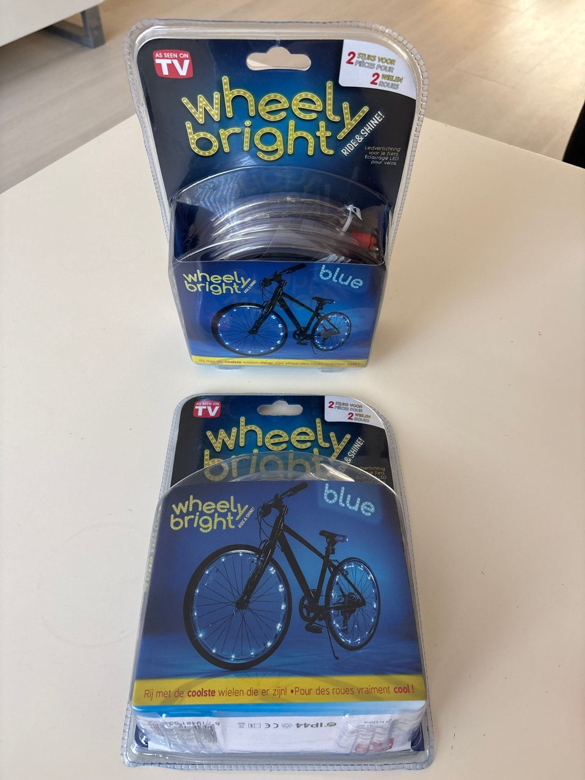 Wheely Bright LED Fietsverlichting Blauw - Nieuw 2x, Fietsen en Brommers, Waterbestendig, Nieuw, Ophalen of Verzenden, Batterij