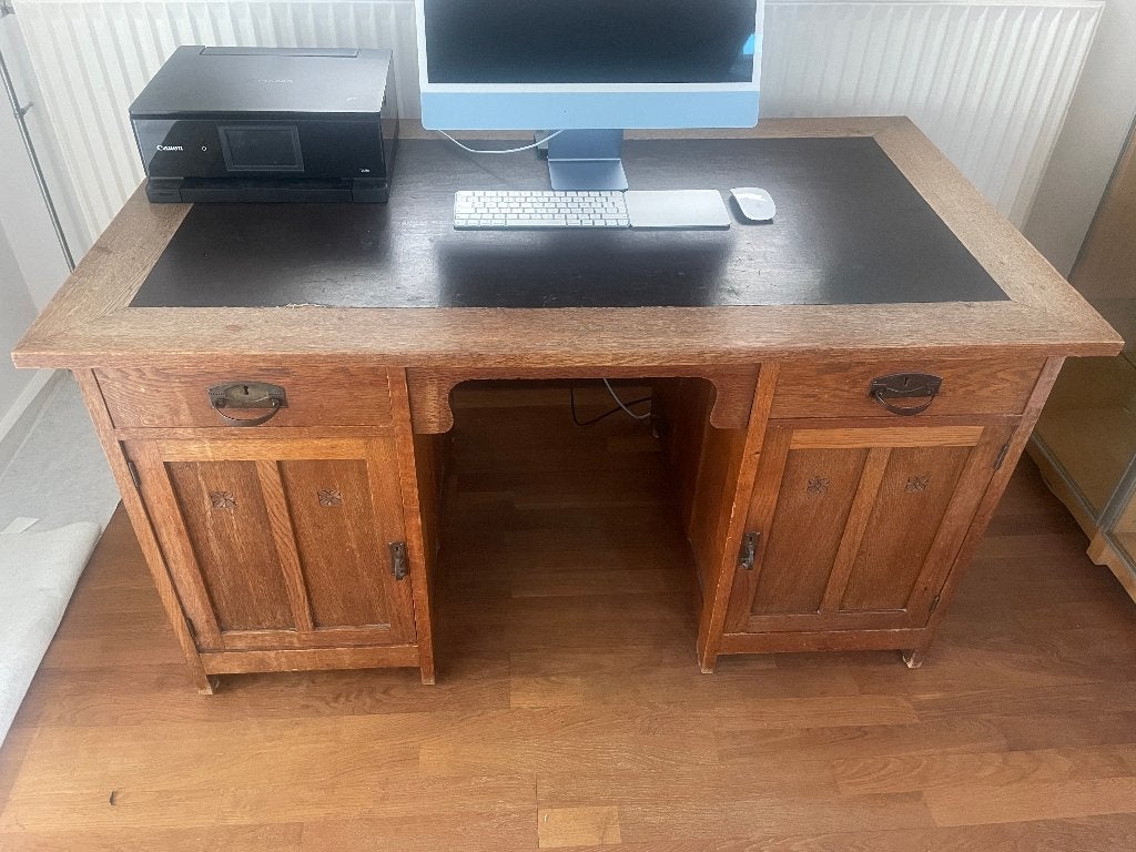 Antiek bureau, Ophalen