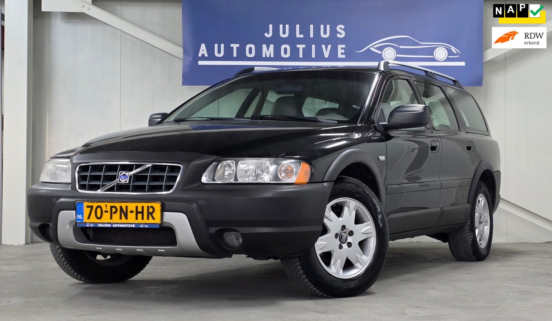 Volvo XC70 2.5 T Trekhaak Clima Garantie Nieuwe APK!, Beige, Handgeschakeld, Vierwielaandrijving, Traction-control
