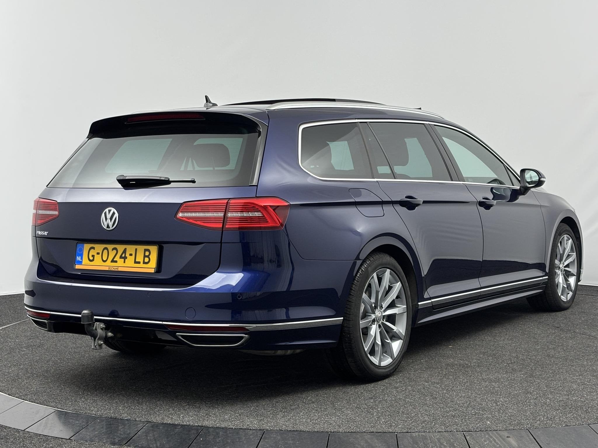 Volkswagen Passat Variant 1.5 TSI 150pk DSG R-Line Business, Auto's, 730 kg, 4 cilinders, Blauw, 1600 kg