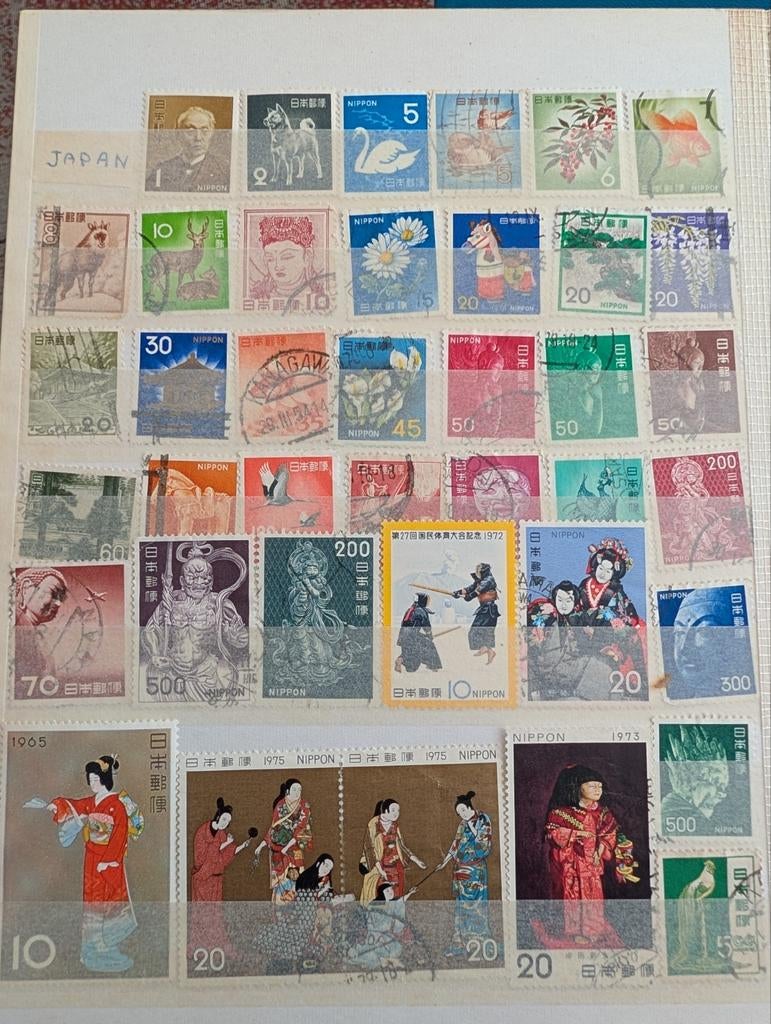 Drie boeken met postzegels - Wereldcollectie vanaf 1960, Postzegels en Munten, Postzegels | Nederland, Ophalen of Verzenden, Na 1940