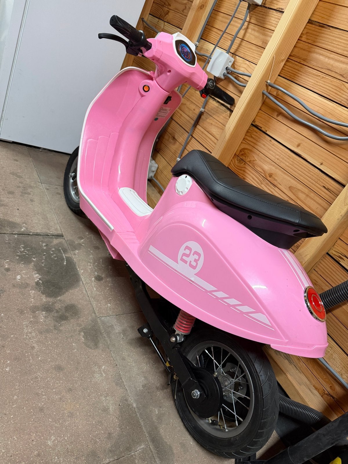 Roze electrische kinderScooter Verso 250W 24V, Ophalen, Zo goed als nieuw