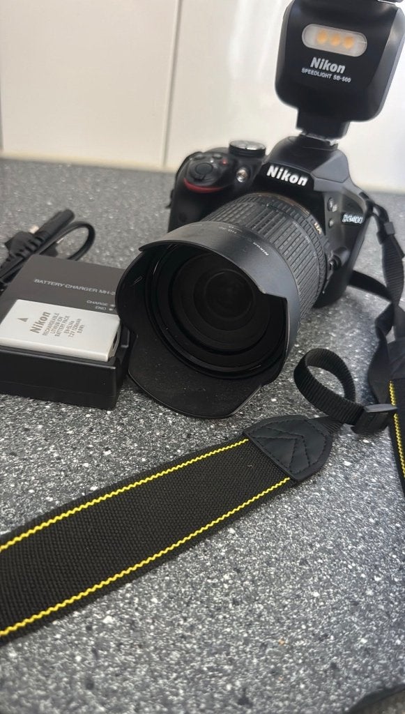 Nikon d3400, Ophalen of Verzenden, Zo goed als nieuw