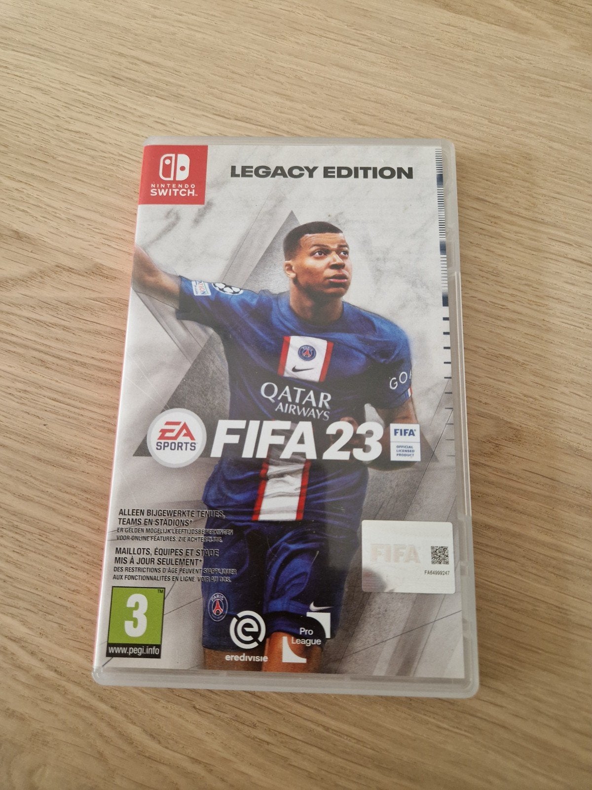 FIFA 23 Legacy Edition Nintendo Switch, Spelcomputers en Games, Ophalen of Verzenden, Zo goed als nieuw, Sport, 3 spelers of meer