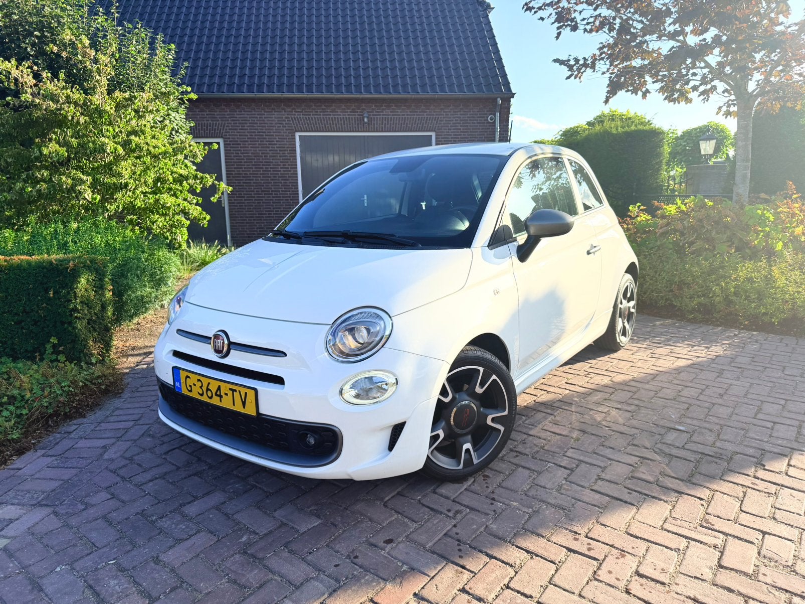 Fiat 500 Twinair Turbo 85pk 2020 Wit, Auto's, Voorwielaandrijving, 40 €/maand, Wit, Origineel Nederlands