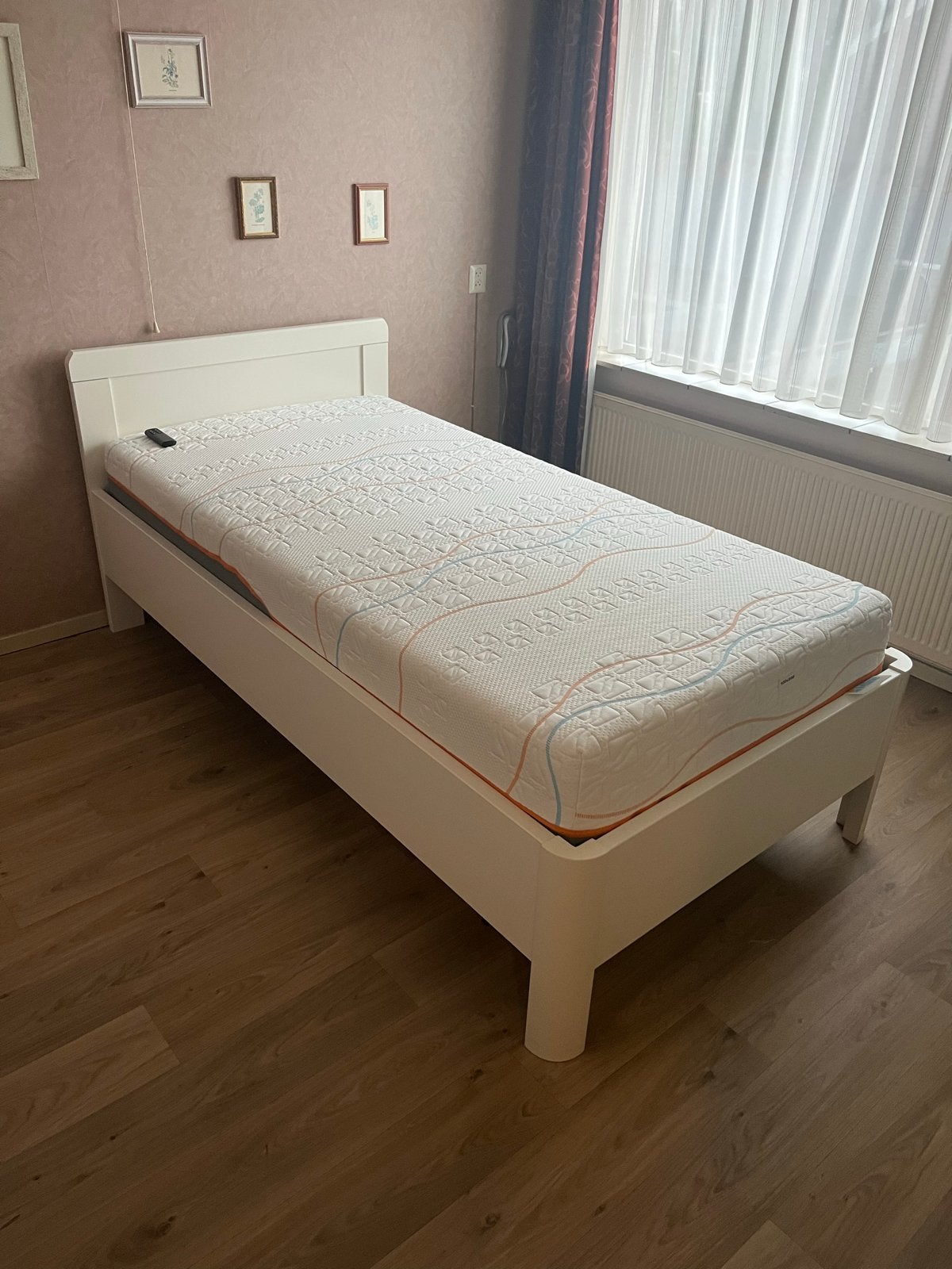 Eenpersoonsbed met Mline Slow Motion Hybrid 7 matras, Ophalen, Eenpersoons, Overige maten, Hout