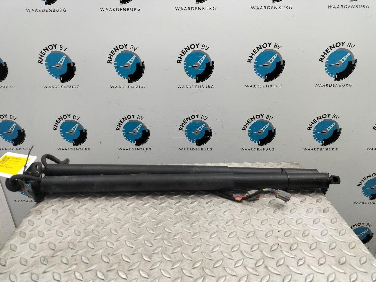FORD KUGA ACHTERKLEP GASVEER / ELEKTRISCHE SPINDEL 2020, Ophalen of Verzenden, Gebruikt, Stiba lid