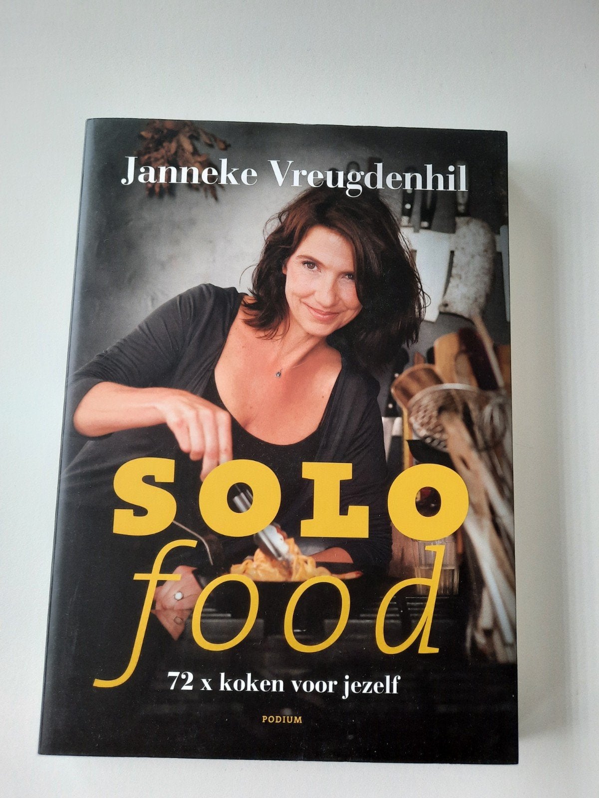 Kookboek 'Solo food' (Janneke Vreugdenhil )

Al rommelend in, Boeken, Ophalen of Verzenden, Zo goed als nieuw