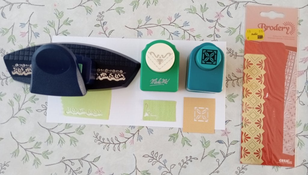 Bijna nieuwe papierponzen en nieuwe borduurmal, Hobby en Vrije tijd, Kaarten | Zelf maken, Ophalen of Verzenden, Nieuw, Overige thema's