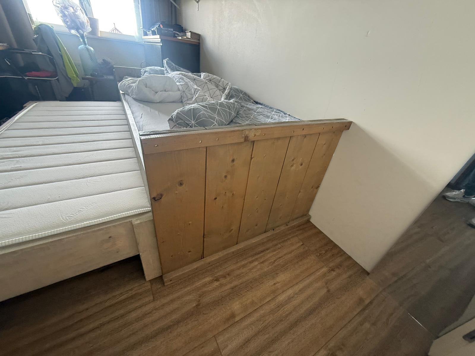 Uitschuifbaar bed 90x200, Huis en Inrichting, Slaapkamer | Bedden, Ophalen, 90 cm, Eenpersoons, Wit
