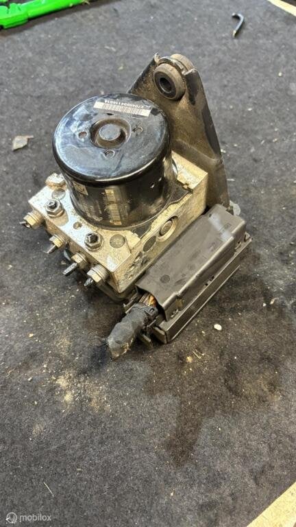 ABS pomp Volkswagen Golf VI ('08-'13) 1K0614517DE, Gebruikt, Volkswagen, Ophalen of Verzenden, Volkswagen