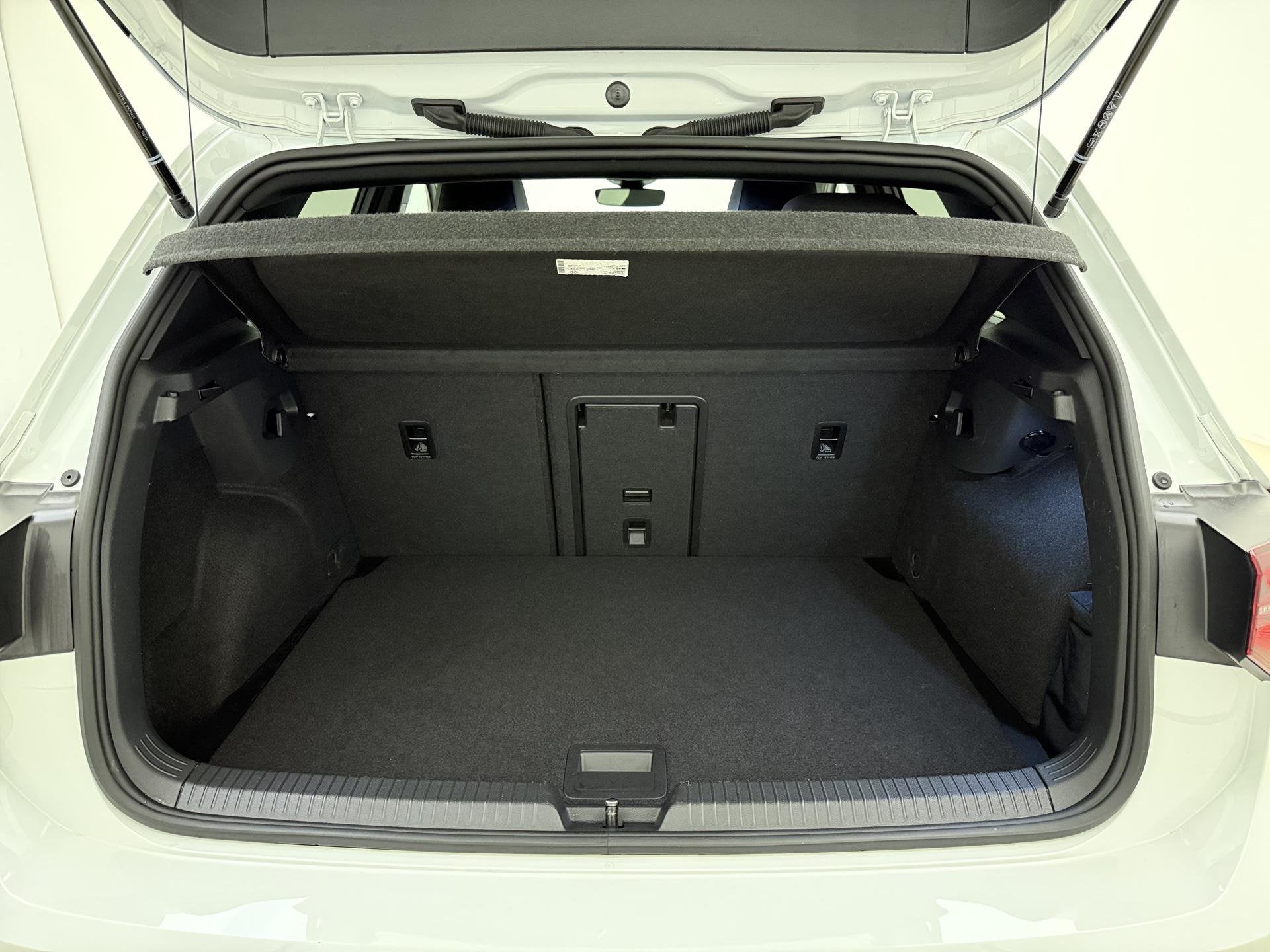 Volkswagen Golf 1.5 eTSI R-Line Business | Automaat | Schuif, Auto's, 12 maanden, Stof, Euro 6, 4 cilinders