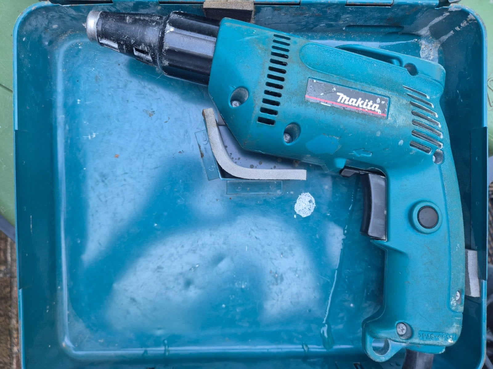 Makita 6821 Schroefmachine - Gebruikt maar functioneel, Gebruikt, Variabele snelheid, Ophalen of Verzenden, Boor- en Schroefmachine