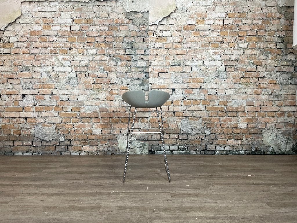 Moroso Fjord Barkruk – Grijs leer | Patricia Urquiola, Ophalen, 60 tot 90 cm, Zo goed als nieuw, Leer