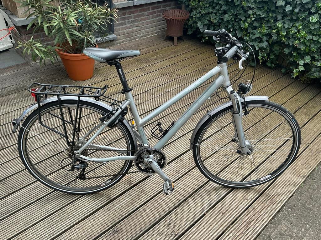 Cube Travel Damesfiets - Ideaal voor woon-werkverkeer, 28 inch, Gebruikt, 47 tot 50 cm, Meer dan 20 versnellingen