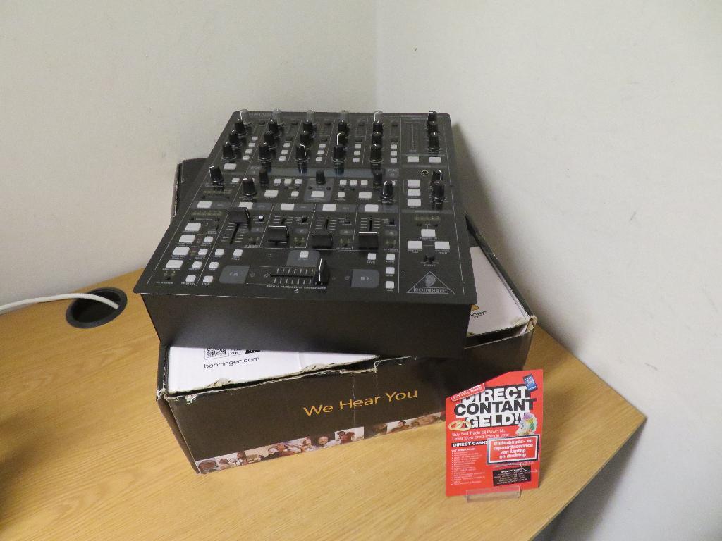 Behringer DDM4000 - DJ-mixer | Pawn Eindhoven, Ophalen, Gebruikt, Behringer