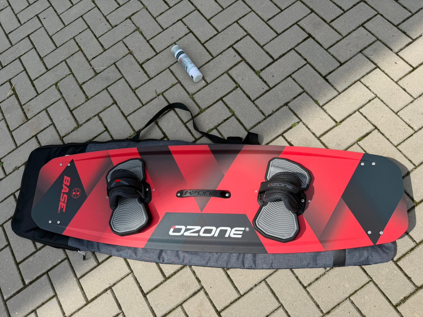 Kite set, gaastra kite met gaastra bar en board Ozone base, Watersport en Boten, Kitesurfen, Twintip, Ophalen, Zo goed als nieuw