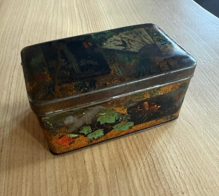 Antiek blikje uit Indonesië, Ophalen of Verzenden