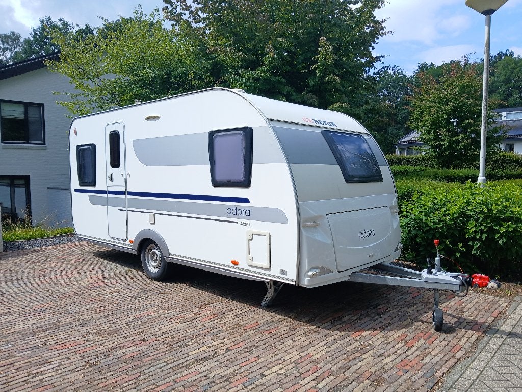 Adria Adora 462PU met voortent – luxe en compleet!, Omvormbare zithoek, Rondzit, 750 - 1000 kg, Particulier
