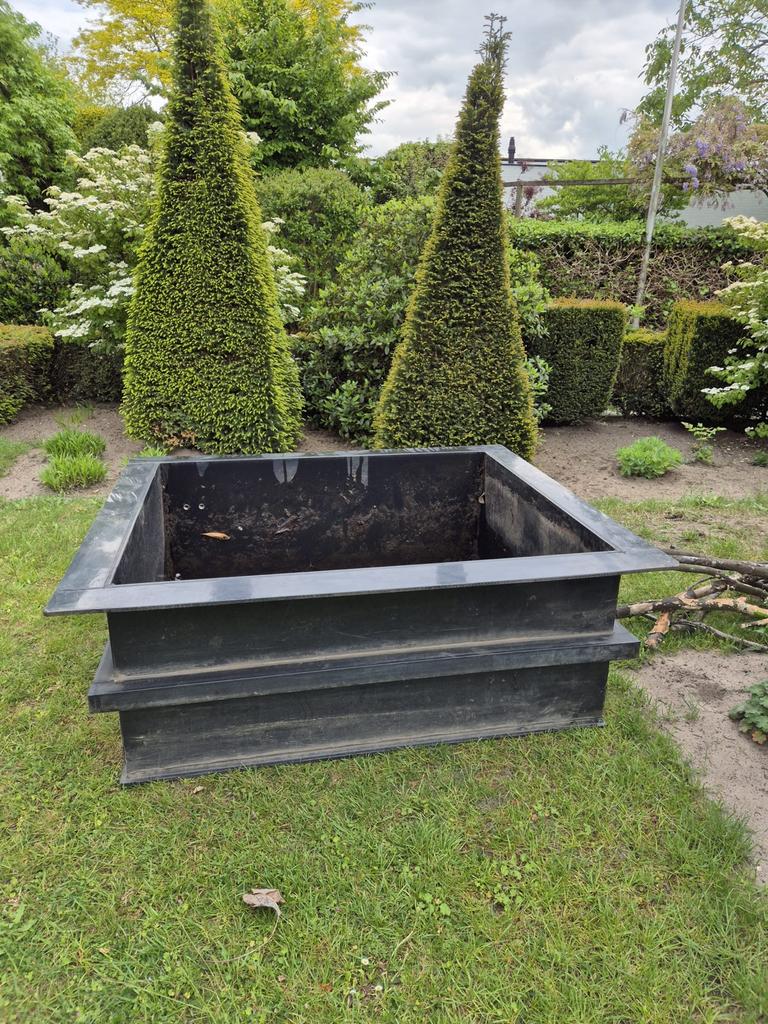 HDPE Vijverbak 142x122x50cm met verstevigde rand, Ophalen, Zo goed als nieuw, Kunststof, Tuin