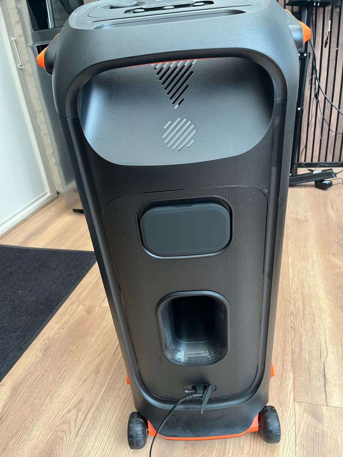 Foto 6 van JBL Partybox 710 - Krachtige Party Speaker met Lichteffecten