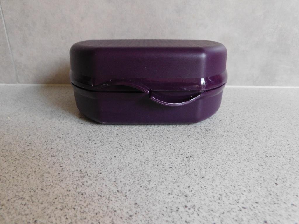 Tupperware Smartclip 17x13x7 cm. Lunchbox Aubergine, Huis en Inrichting, Ophalen of Verzenden, Zo goed als nieuw, Paars, Overige typen
