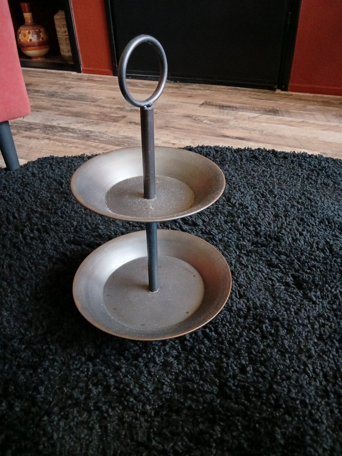Decoratieve etagere van metaal - 2 lagen, Ophalen, Met handvatten, Gebruikt, Schaal