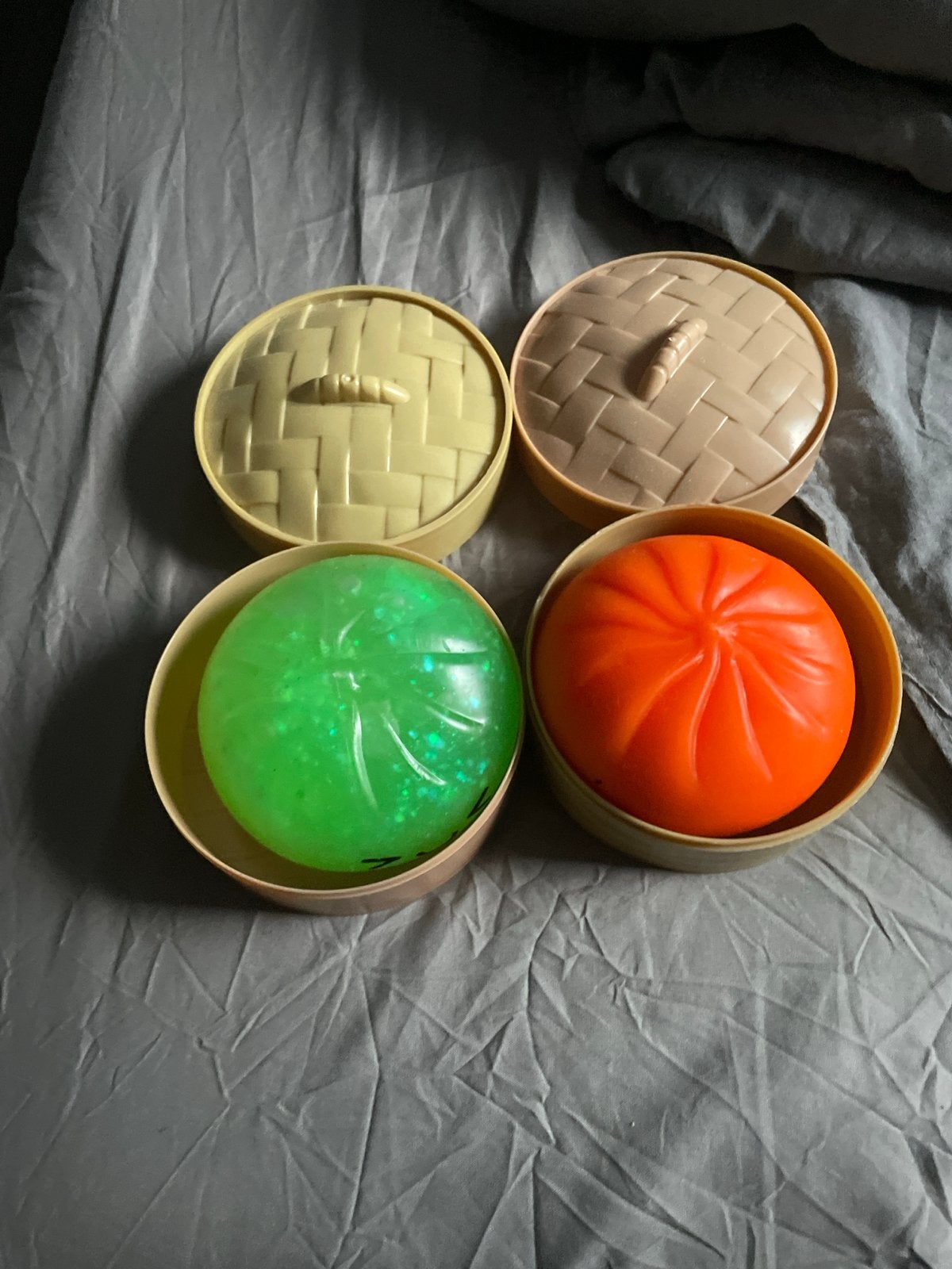 2 Dumplings: Oranje en Groene Stressballetjes, Ophalen of Verzenden, Zo goed als nieuw