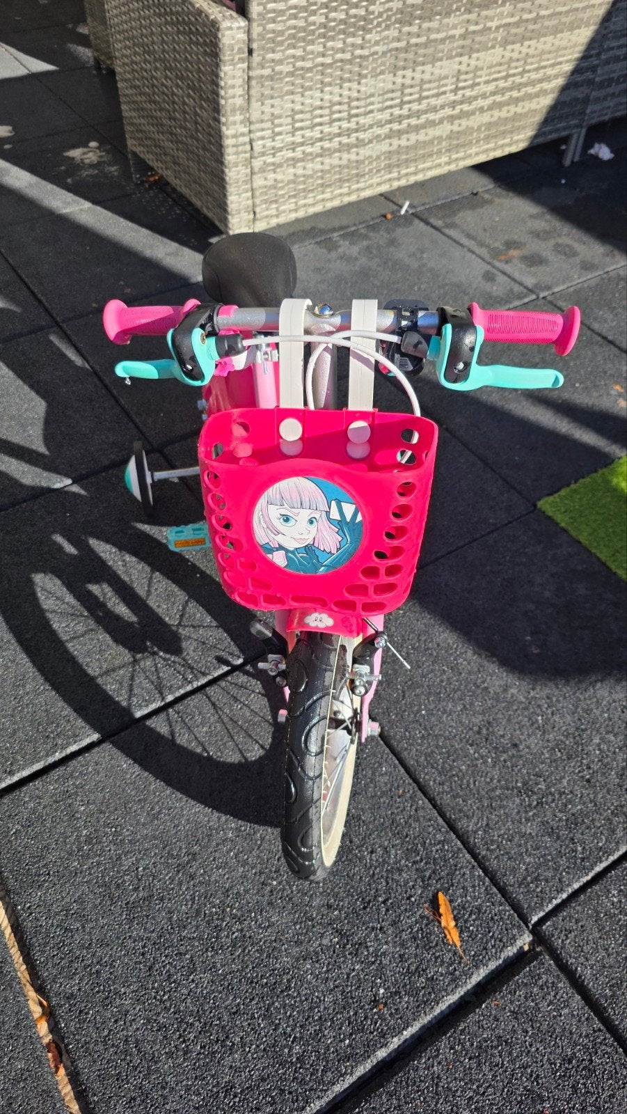 B'Twin kinderfiets 16 inch met zijwieltjes en mandje, Ophalen, Zijwieltjes, Velgrem, B'Twin