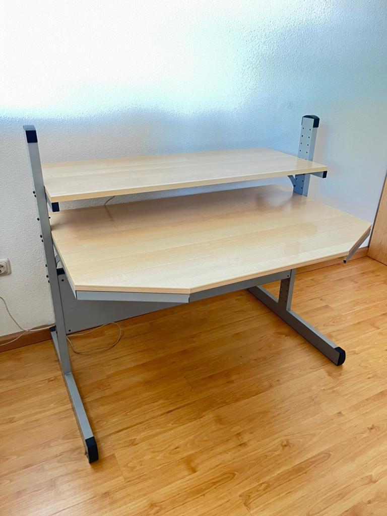 Computer Bureau, Huis en Inrichting, Bureaus, Ophalen, 117 cm, In hoogte verstelbaar, Scandinavisch
