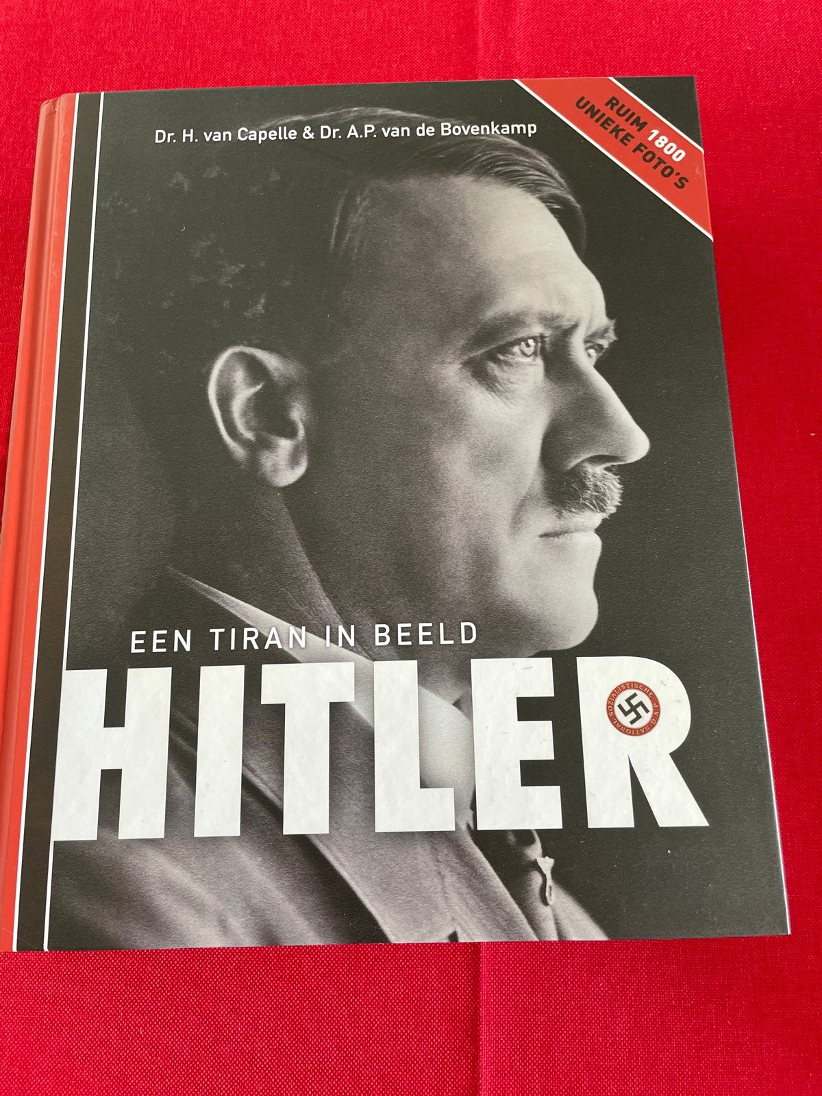 Hitler: Een Tiran in Beeld - Ruim 1800 Unieke Foto's, Ophalen, Tweede Wereldoorlog, Zo goed als nieuw, Algemeen