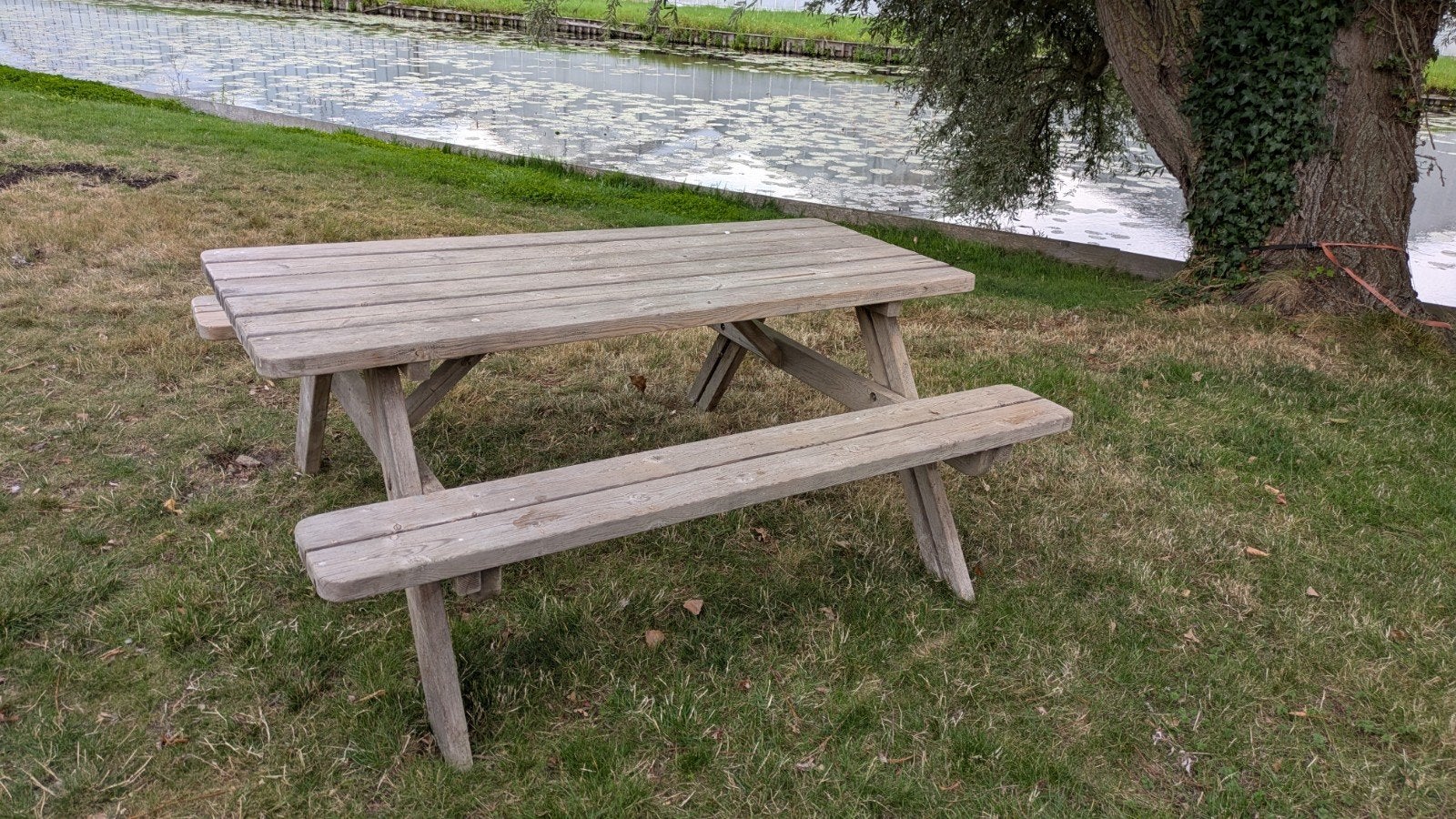 Robuuste houten picknicktafel - 177x152 cm, Ophalen, Gebruikt, Rechthoekig, Hout