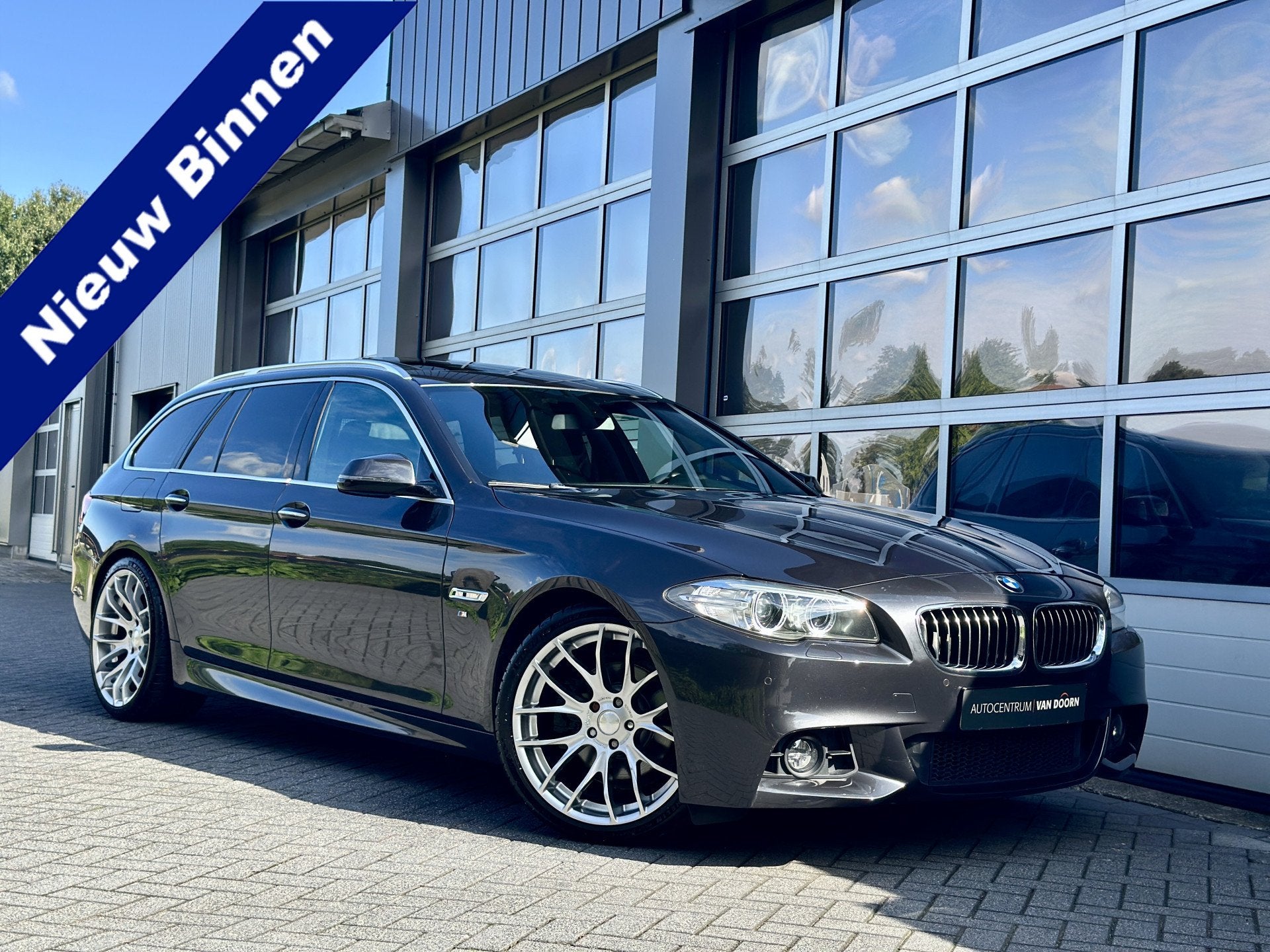 BMW 5 Serie Touring 520i High Executive | Automaat | M-pakke, Auto's, Automaat, Gebruikt, 4 cilinders, 2000 kg