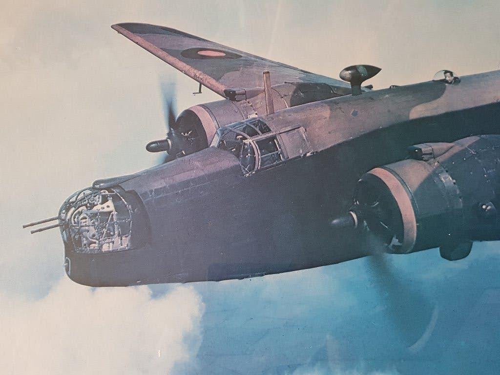 Grote oude ingelijste prent van Engelse bommenwerper 92 cm., Ophalen