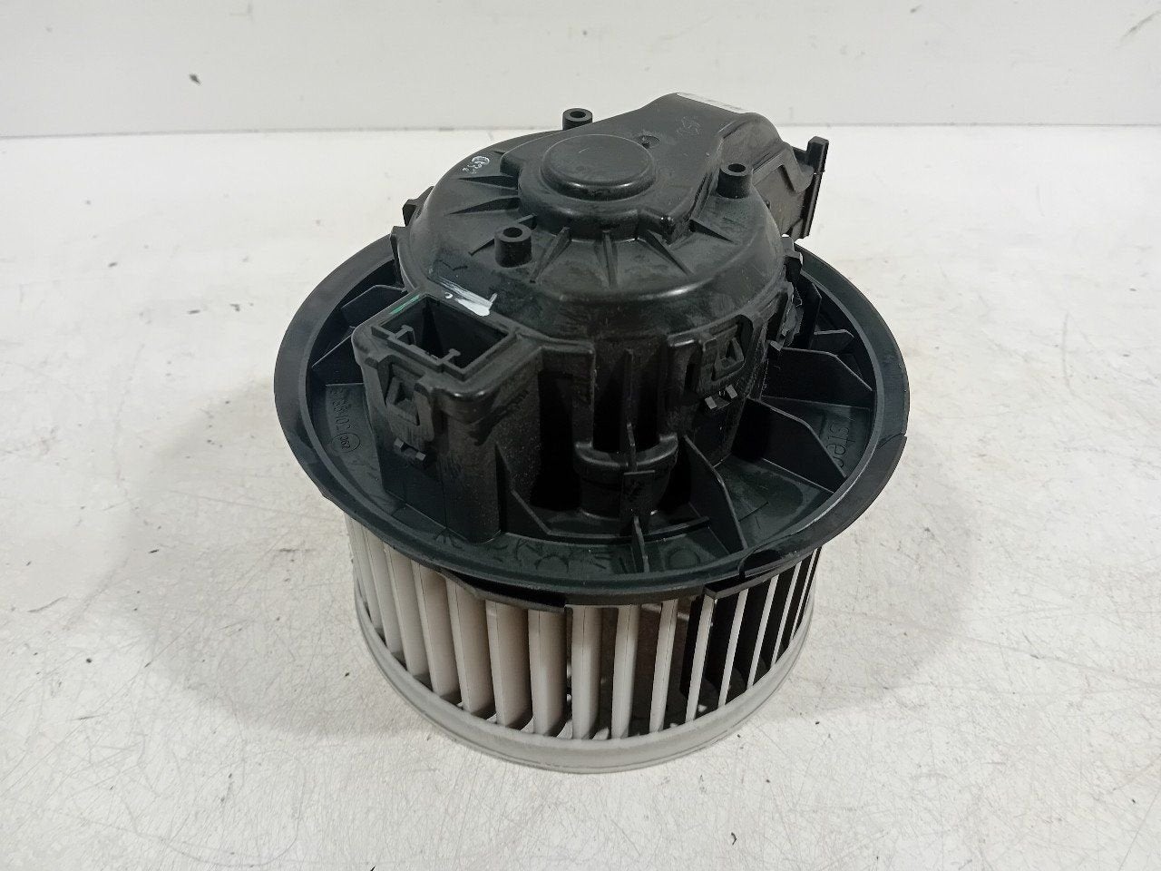 Kachel ventilator motor Volkswagen Up, Onderdelen@venauto.nl, Van der Ven Autorecycling B.V., Gebruikt, Ettenseweg 76, 4706 PB Roosendaal, The Netherlands