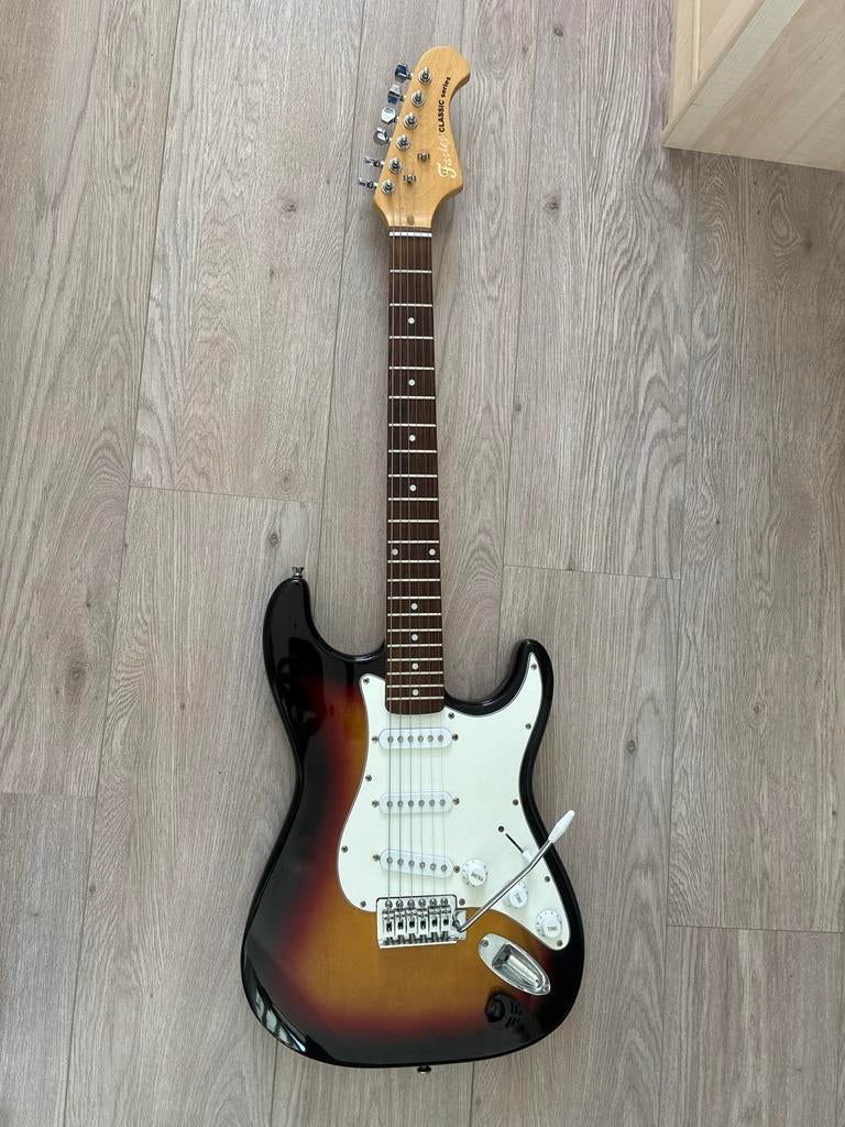 Elektrische gitaar - Fazley classic series guitar, Ophalen, Zo goed als nieuw, Solid body, Fender