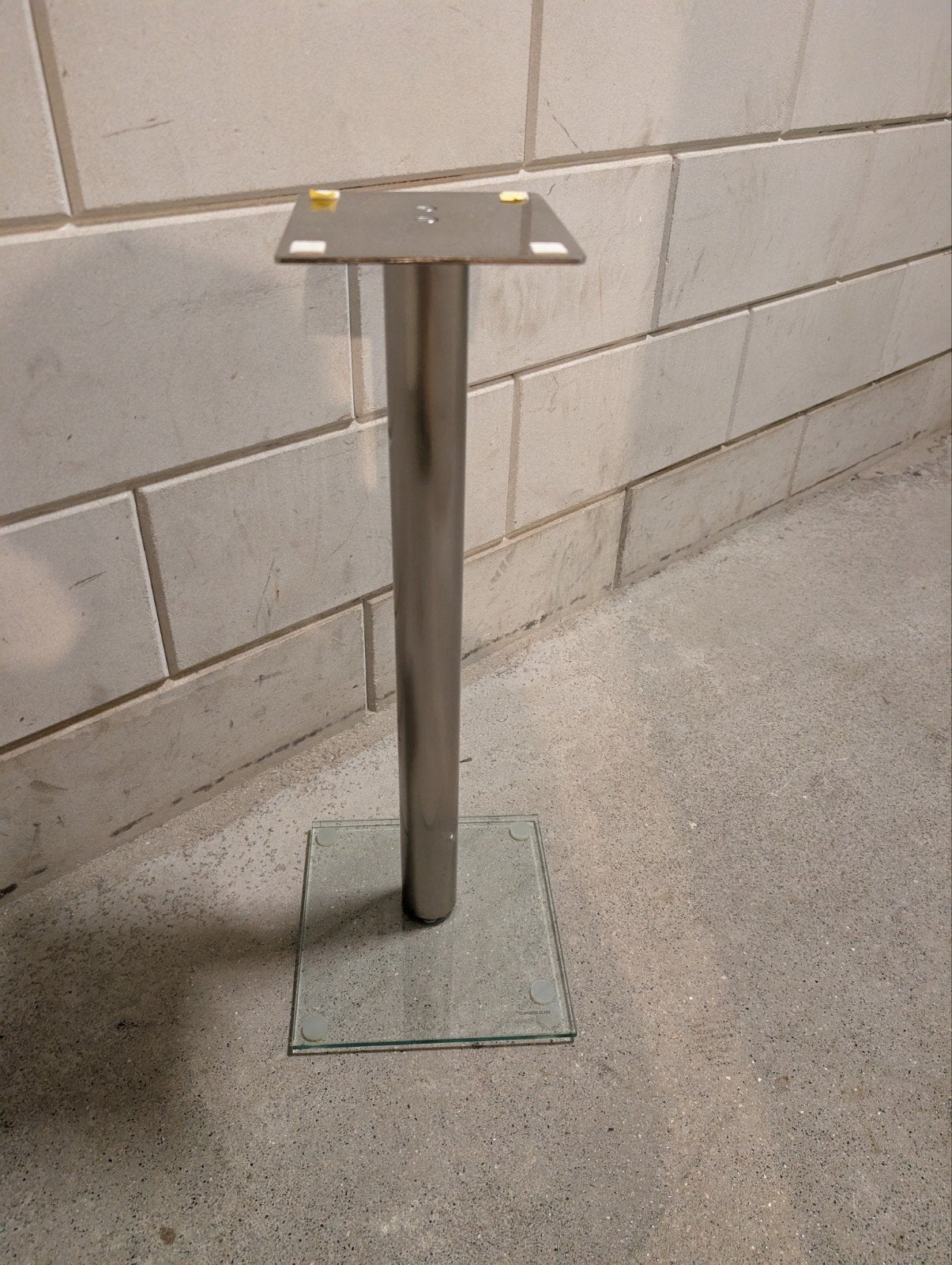 Speaker standaarden - 60cm hoog, glas en metaal, Audio, Tv en Foto, Luidsprekers, Overige merken, Gebruikt, Inclusief standaarden
