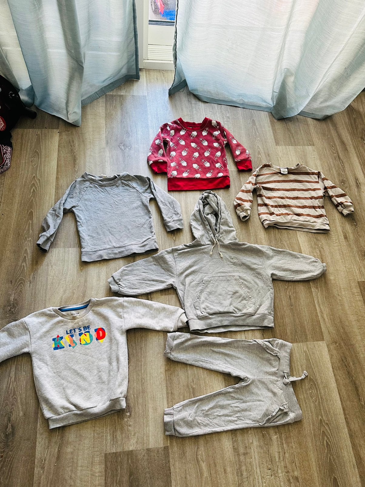 Opkoper gezocht. Volle tas met kleding! €1 per stuk 50x, Vacatures, Vacatures | Detailhandel en Winkelpersoneel, 33 - 40 uur, Overige niveaus