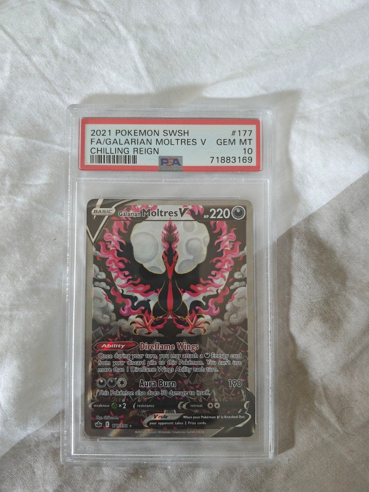 PSA 10 Galarian Moltres V Full Art Chilling Reign Pokémon, Hobby en Vrije tijd, Ophalen of Verzenden