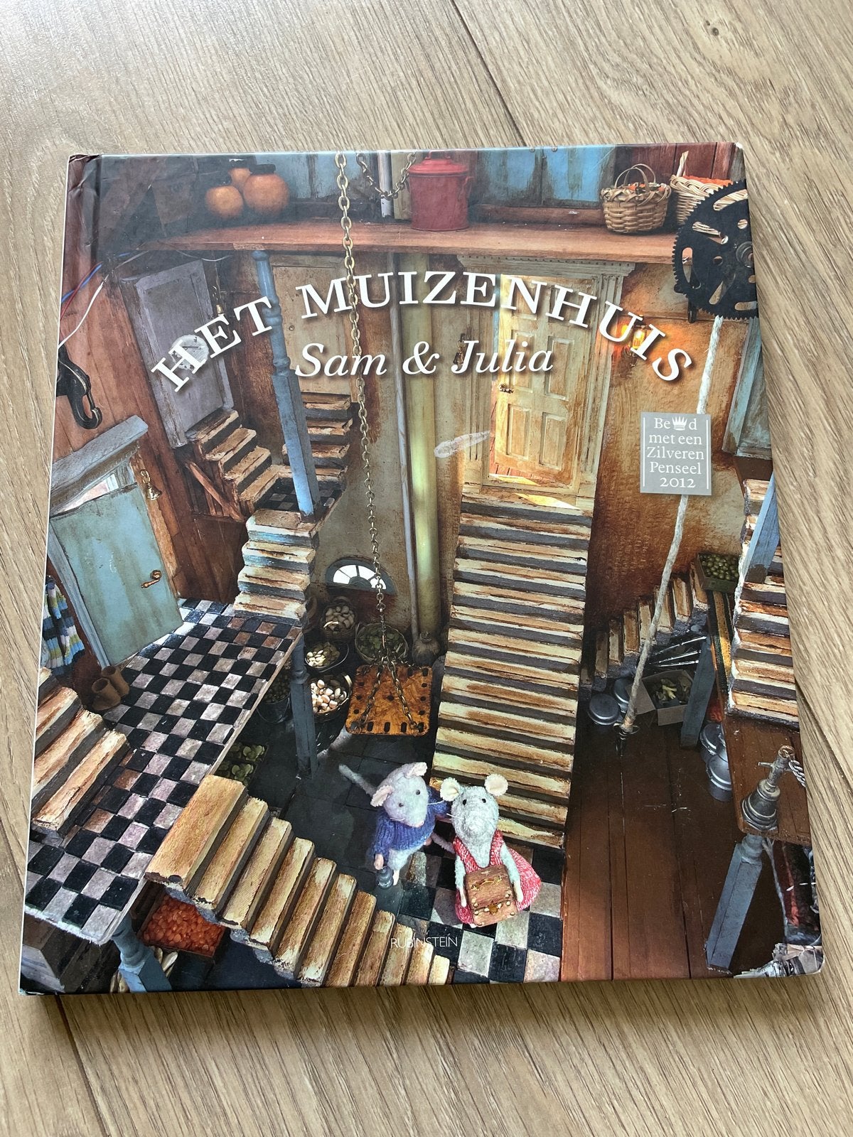 Het Muizenhuis Sam & Julia - Bekroond kinderboek, Ophalen of Verzenden, Zo goed als nieuw, Fictie algemeen