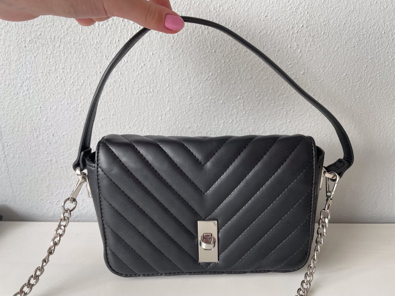 Zwart handtasje schoudertasje Stradivarius goede staat!, Ophalen of Verzenden, Gebruikt, Zwart, Schoudertasje