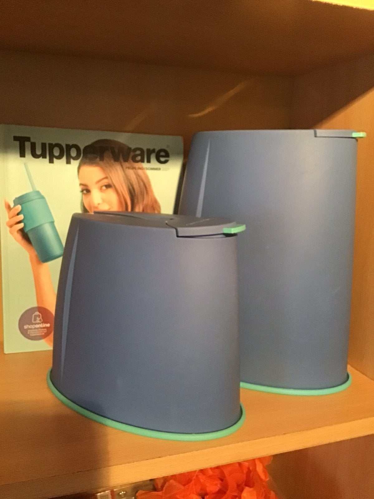 TUPPERWARE elitebussen 1,6 liter en 1,4 liter voorraadbus, Ophalen of Verzenden, Zo goed als nieuw, Blauw, Beker of Kan