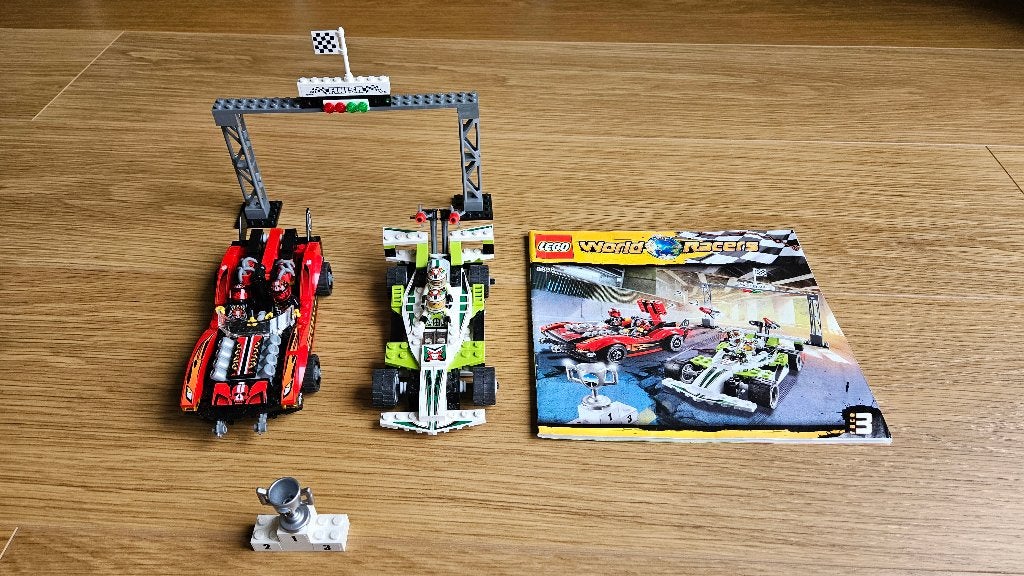 lego 8898 world racers - set 2 grote race auto's, Lego, Ophalen of Verzenden, Zo goed als nieuw, Compleet