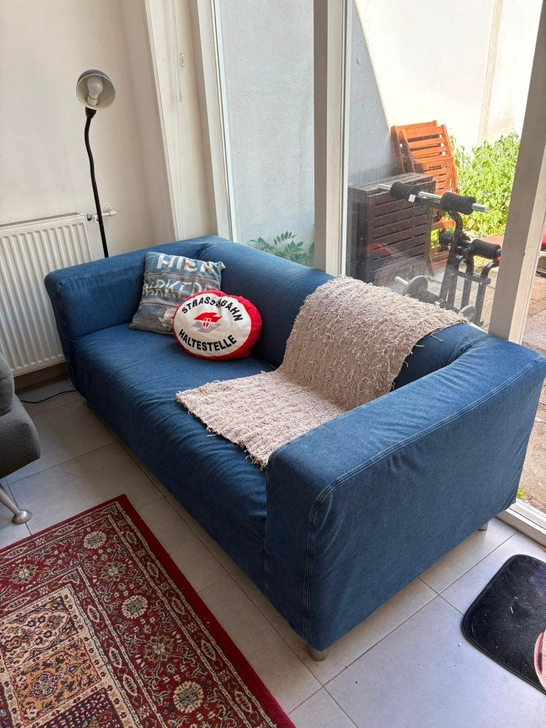 IKEA KLIPPAN Denim 2-zits bank – blauw, Huis en Inrichting, Ophalen, Gebruikt, 150 tot 200 cm, Tweepersoons