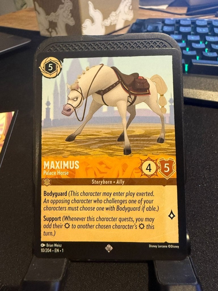 Disney Lorcana TCG - Maximus Palace Horse Non Foil - Set 1, Ophalen of Verzenden, Overige figuren, Nieuw, Beeldje of Figuurtje