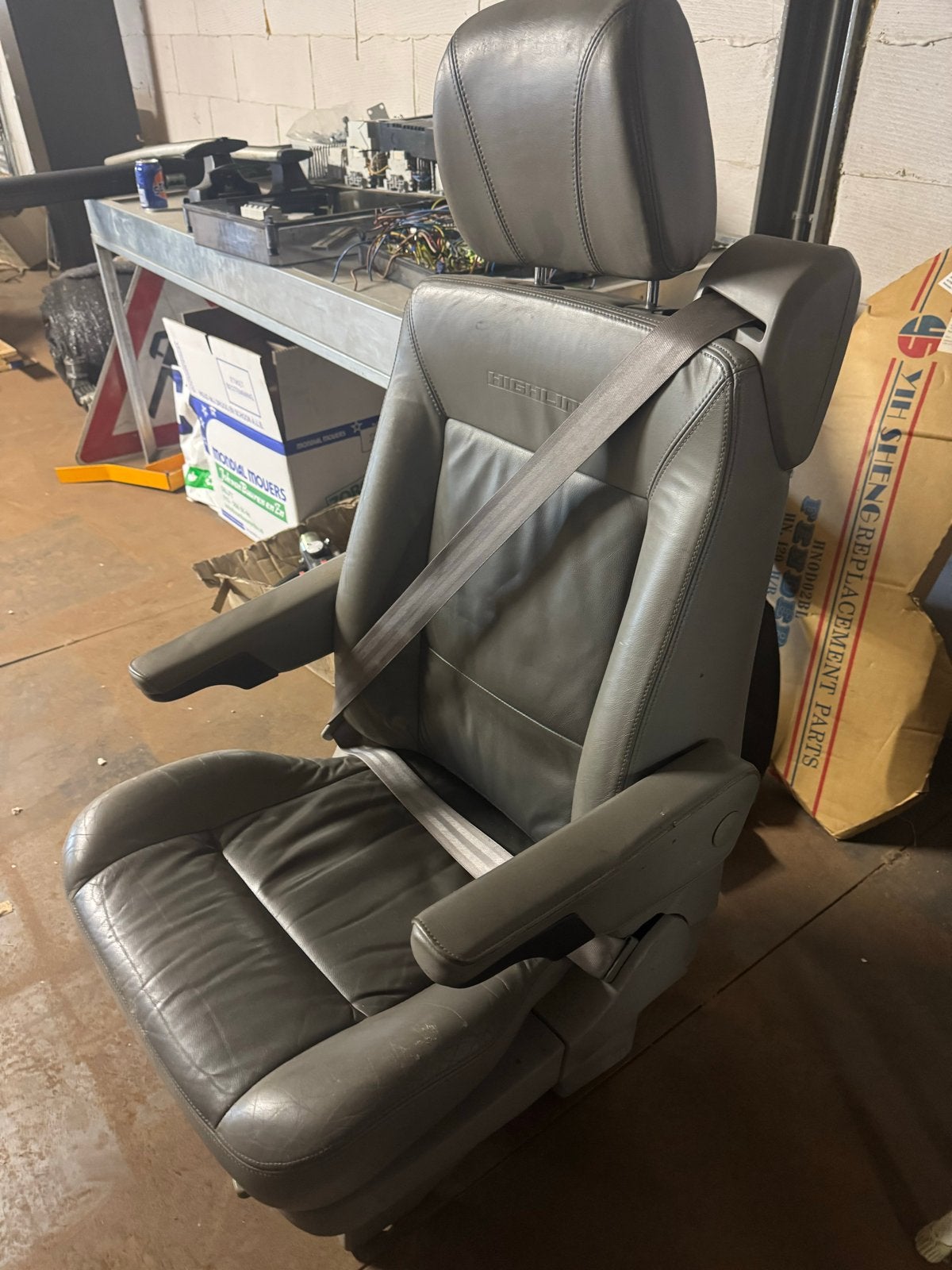 VW Comfortabele camperstoel met gordel 2x, Ophalen, Gebruikt, Universele onderdelen